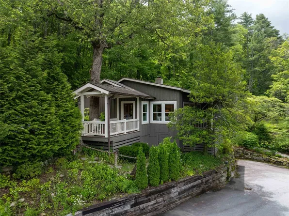 71 Bustle Lane, Cashiers, NC 28717