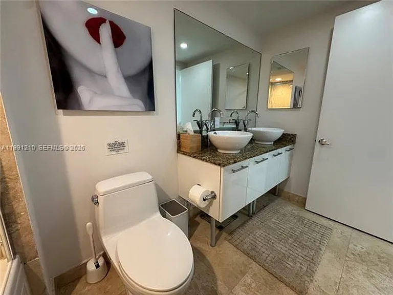 41 SE 5th St #2305 — Photo 24