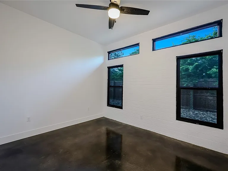 626 Glazebrook St #B — Photo 17