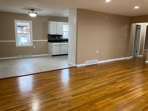 Living room / dining room photo 3