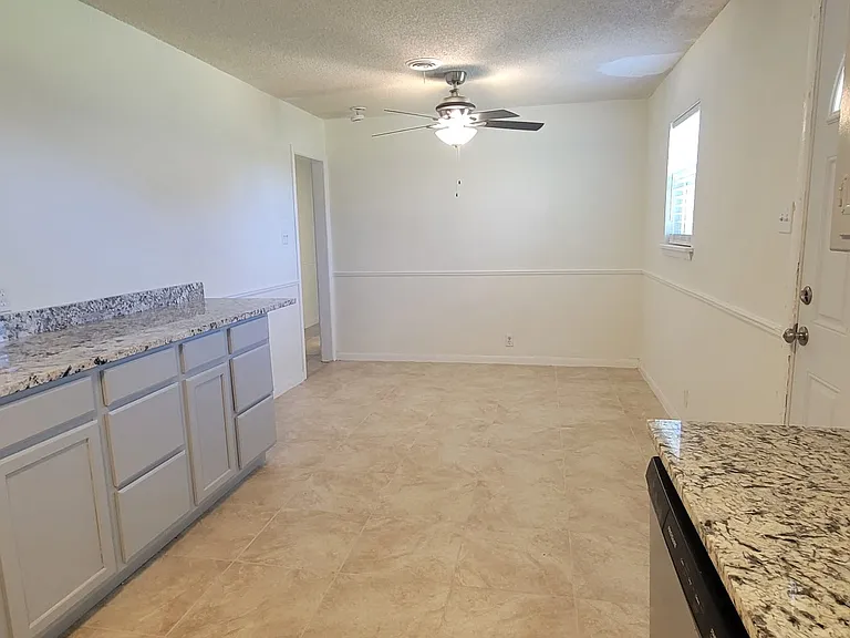 1305 Yates Dr — Photo 33