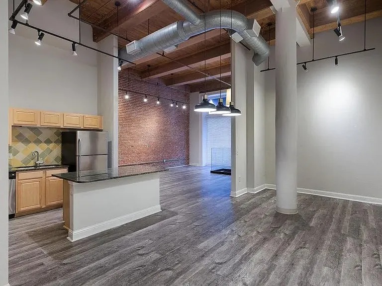 609 Central St #1102 — Photo 5
