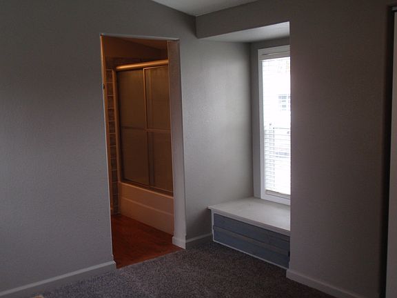 4th image of 305 W 2nd Ave