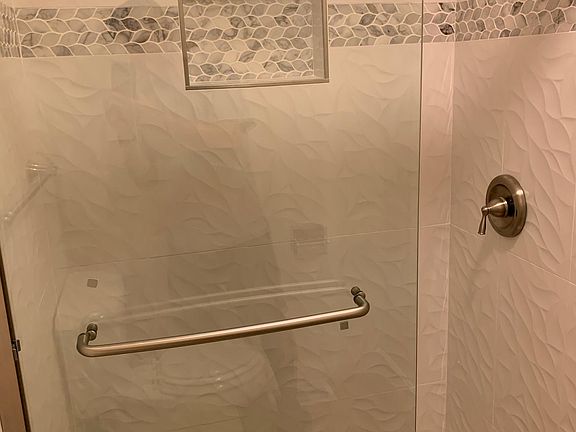 4th image of 654 Chemeketa Dr
