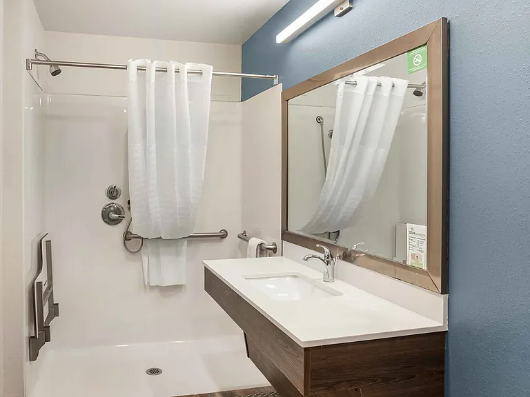 Studio Suite - 1 Queen Bed