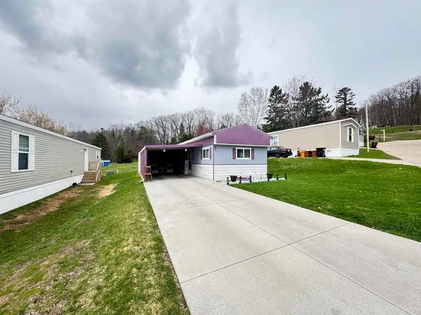 1300 Michigan Ave Trailer 21, Iron Mountain, MI 49801