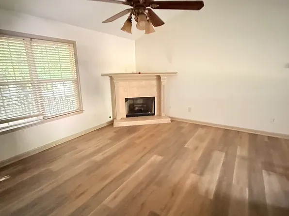 250 Windsong Cir, Social Circle, GA 30025