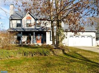 31 Innsbruck Dr, Sicklerville, NJ 08081