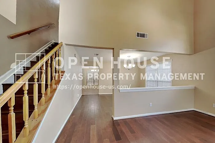 3 bed, 2.5 bath, 1840 sqft, $2,210 — Photo 4