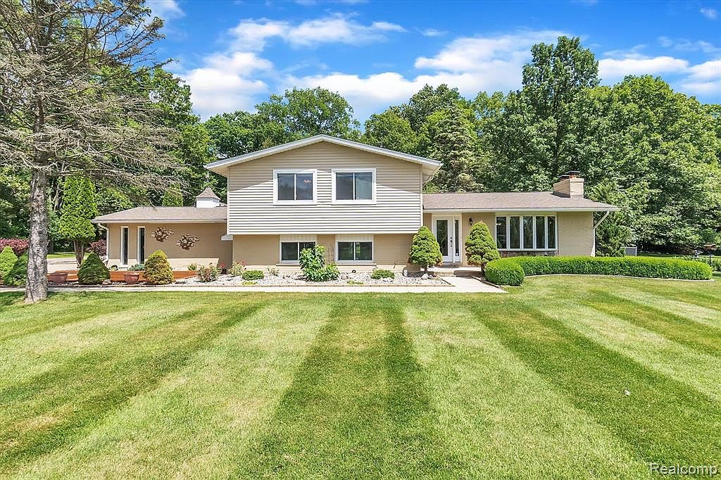 8760 S Rushton Rd, South Lyon, MI 48178 Zillow