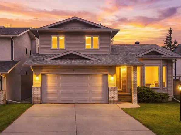 61 NW Shannon Cres SW, Calgary, AB T2Y 2T8