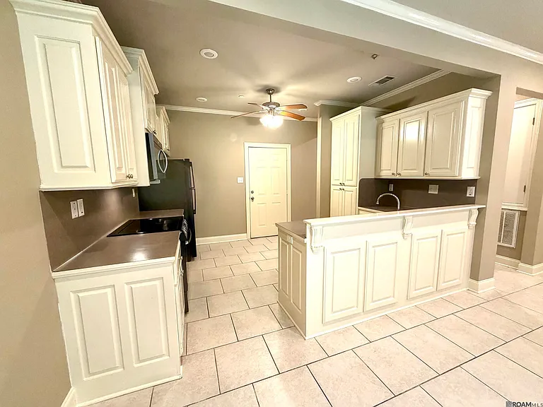 910 S Audubon Place Ave — Photo 3