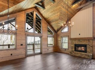 102 Iga Trl, Maggie Valley, NC 28751