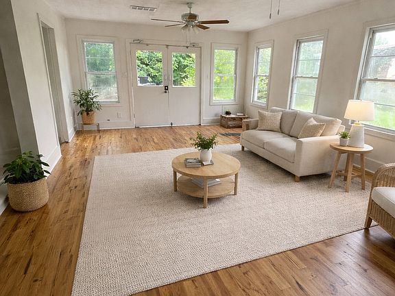 4th image of 217 Barnesville St