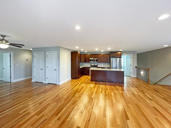 5th image of 8527 Roy Ln