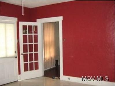 3rd image of 905 Washington St