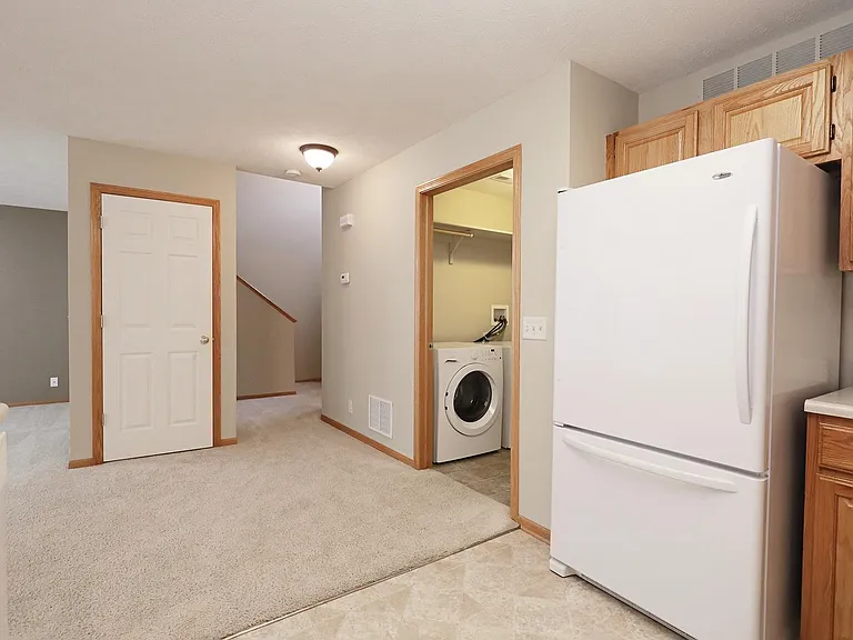 6907 Naples Dr — Photo 11