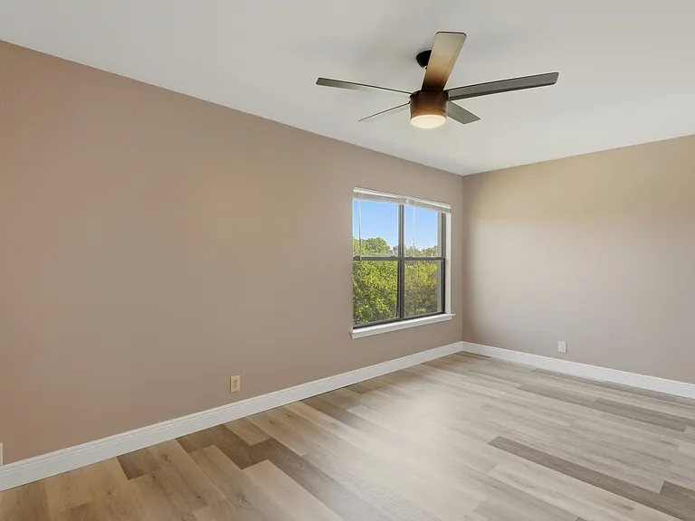 7338 Raintree Frst — Photo 10