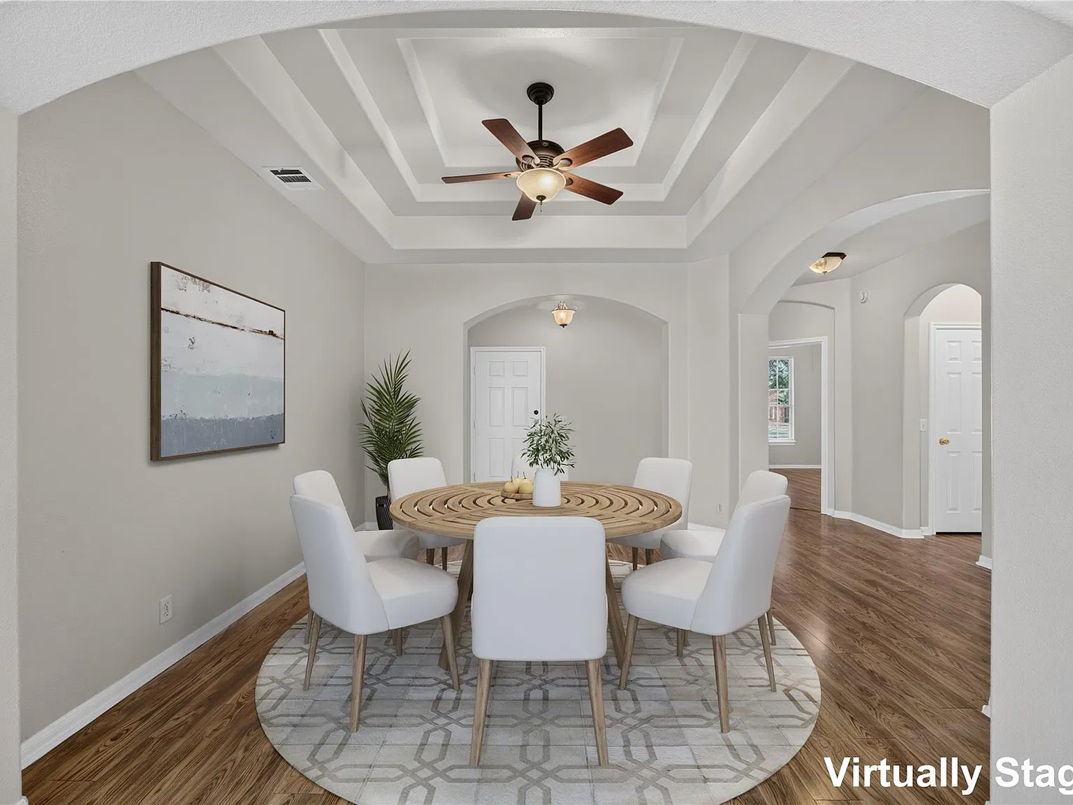 5 bed, 2.5 bath, 2870 sqft, $2,500 — Photo 4