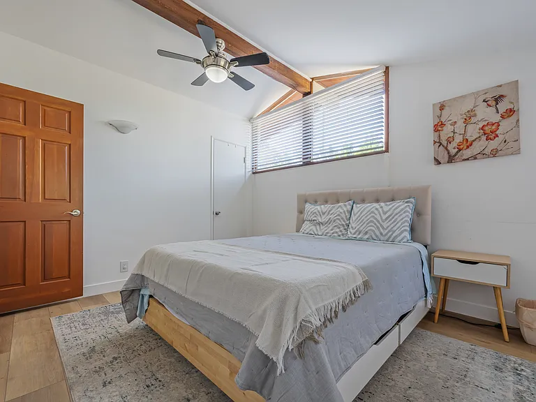 12655 Chandler Blvd — Photo 5