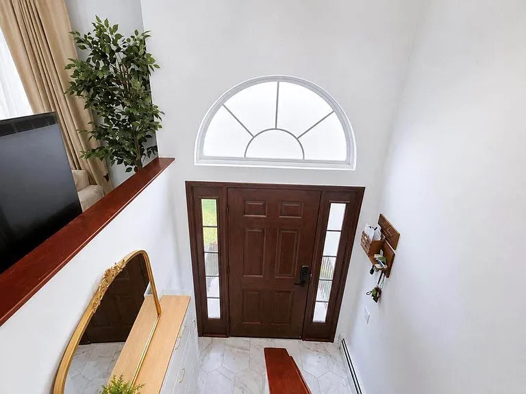 Roslyn St — Photo 15