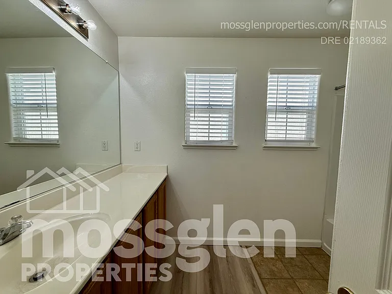 141 Chelwood Ln — Photo 19