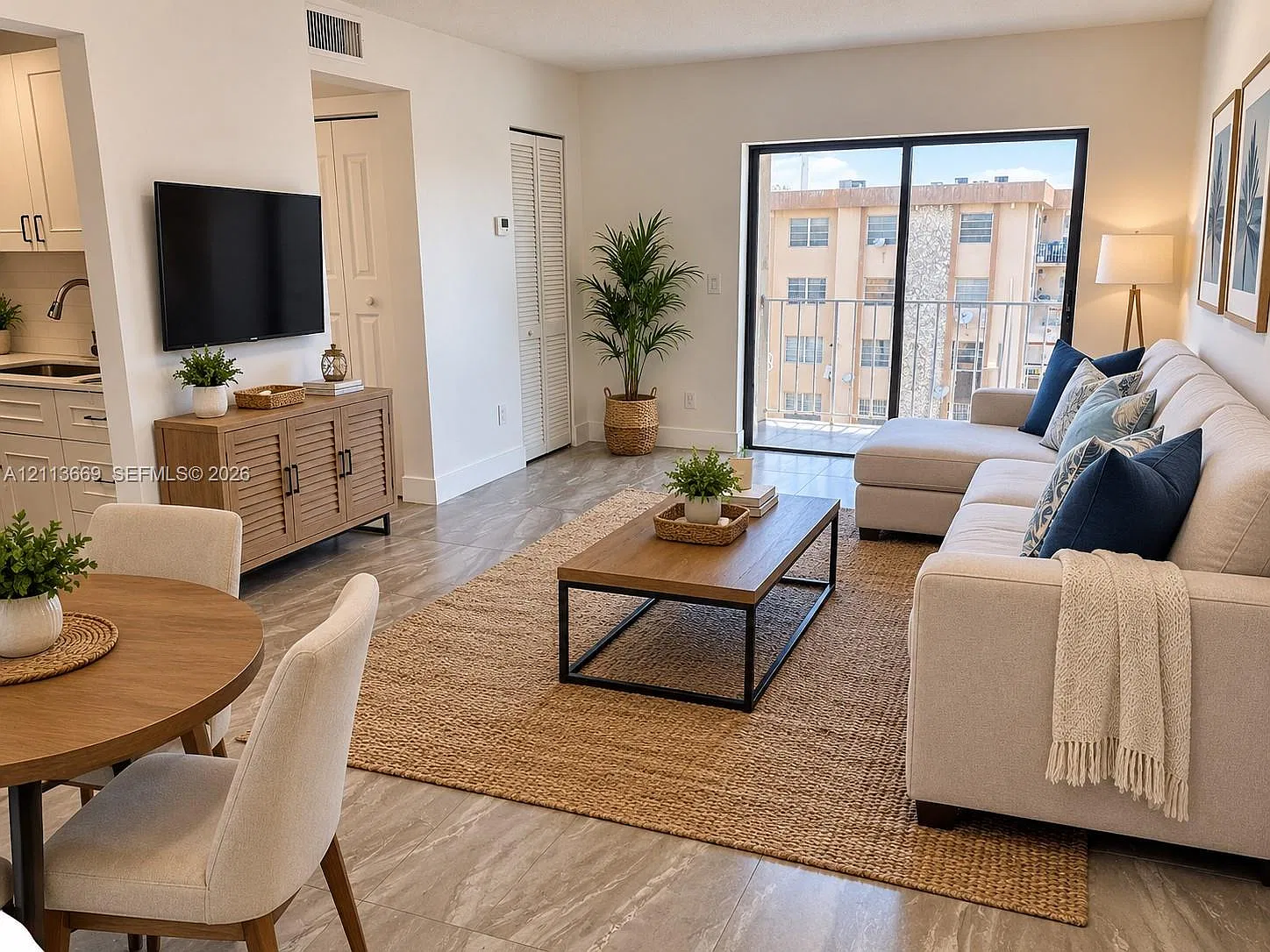 Madrid Terrace Condo — Photo 1