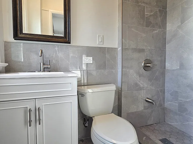 740 Lake Ave #3 — Photo 5