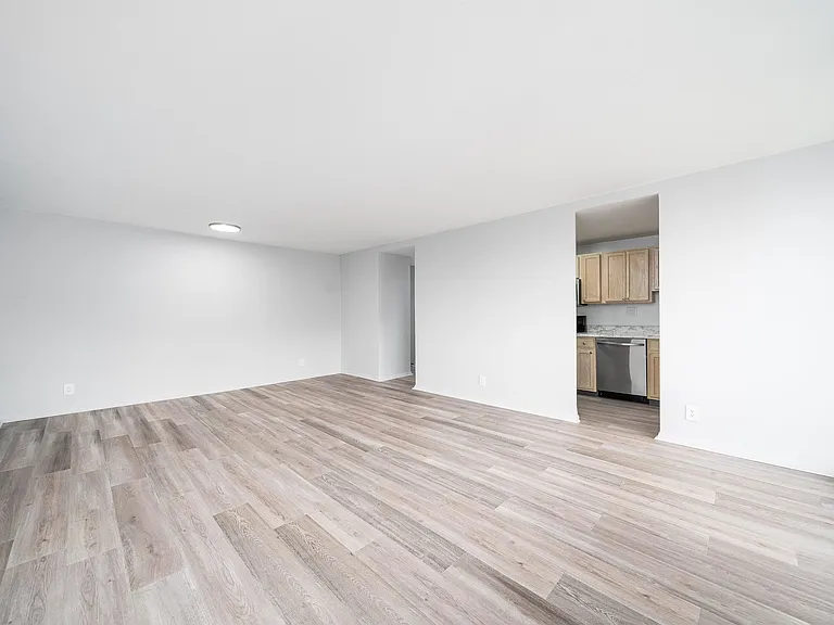 6040 Boulevard East #5M — Photo 3