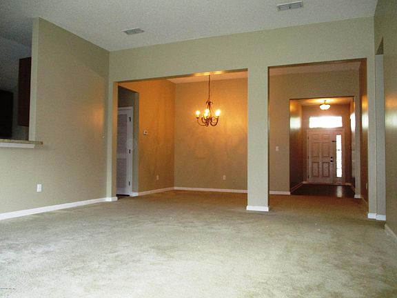 3rd image of 580 Arborwood Dr