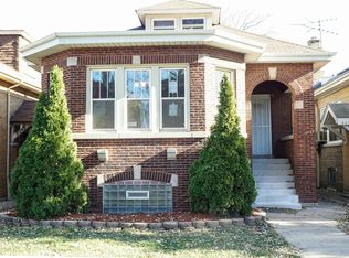 8051 S Oglesby Ave, Chicago, IL