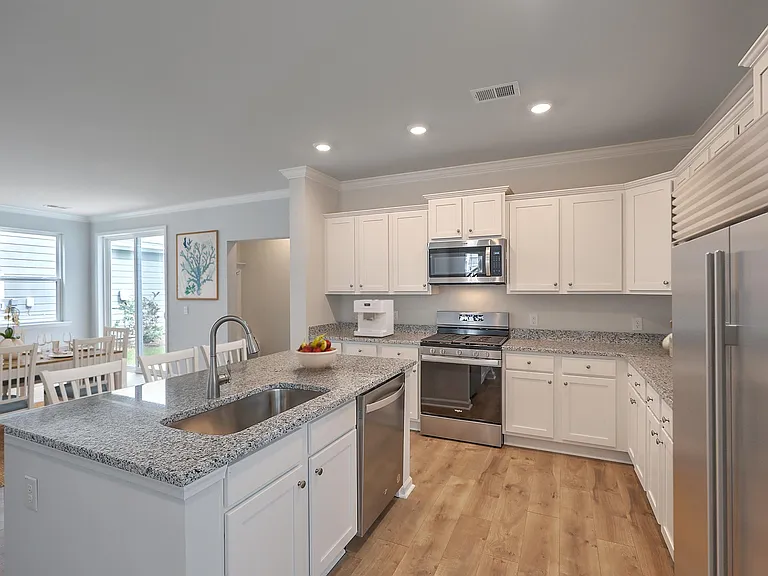 135 Brant Dr — Photo 6