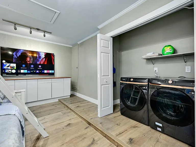 1807 Krizan Ave — Photo 23