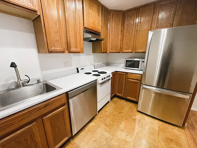 405 Piccadilly Pl #25 — Photo 8
