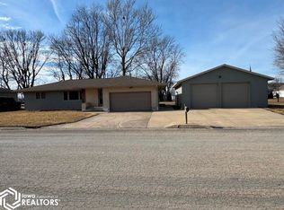 106 6th St, West Point, IA 52656