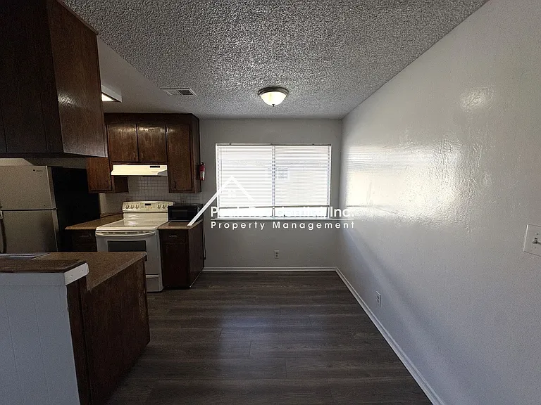 7368 Franklin Blvd #4 — Photo 9