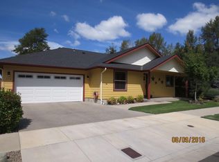 216 SW Leonard St, Grants Pass, OR 97526