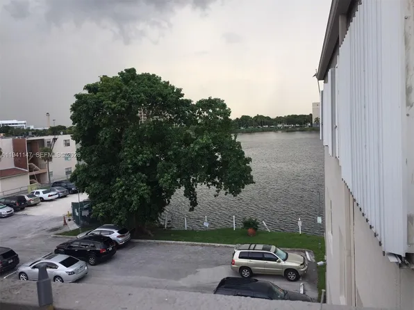 5505 NW 7th St APT W406, Miami, FL 33126