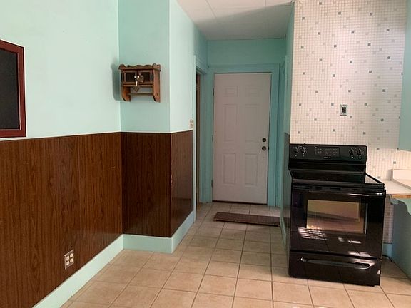 5th image of 218 N 7th Ave