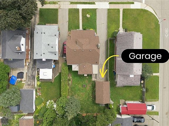 2nd image of 96 Huxley Ave S