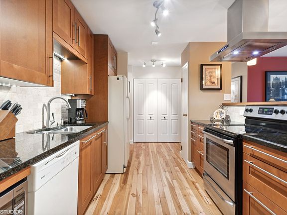 5th image of 1777 W Crystal Ln Unit 304