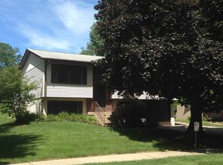 26 Bedford Ct, Iowa City, IA 52240