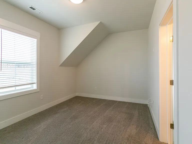 48 Cottage Way — Photo 31