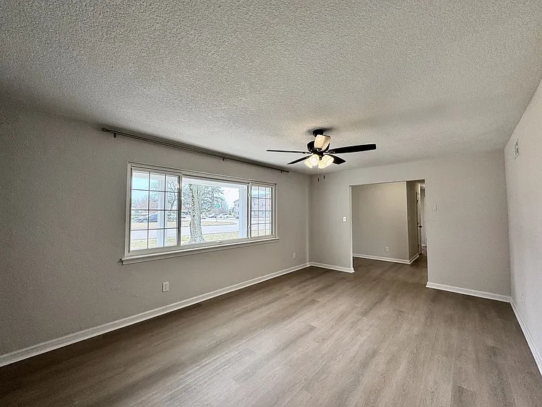 4512 Whitechapel Ct — Photo 6