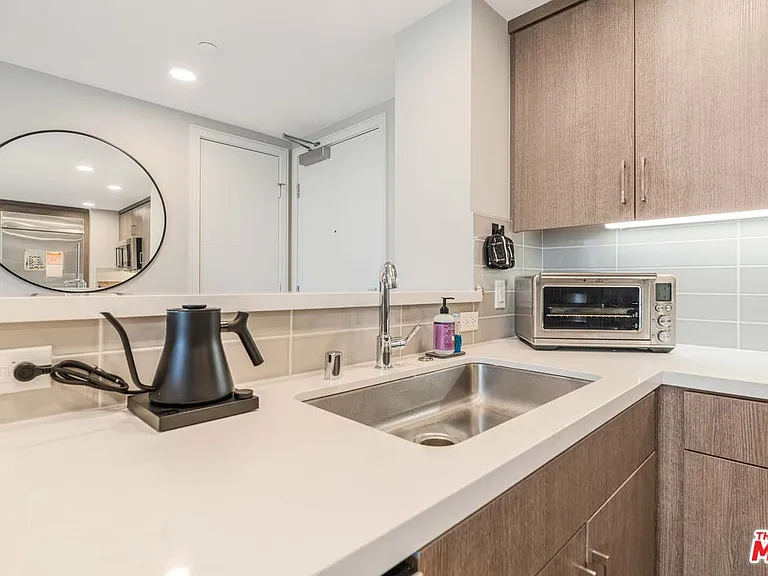6030 S Seabluff Dr #510 — Photo 5