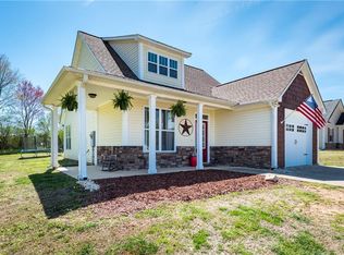 20 Blakes Ln, Talking Rock, GA 30175