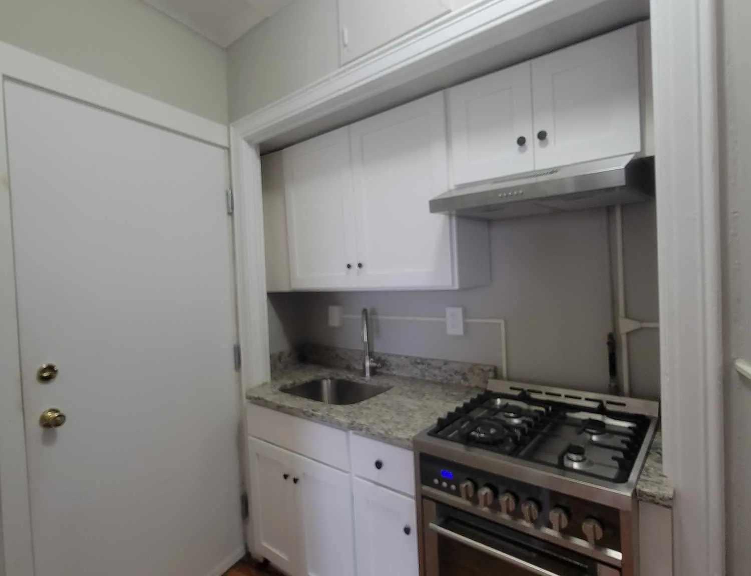 1 bed, 500 sqft, $1,600 — Photo 2