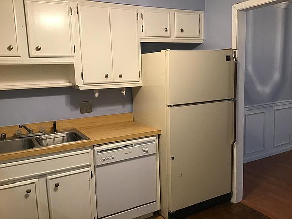 4th image of 1815 Gardiner Ln APT G62