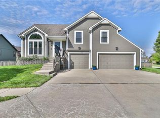 712 S Washington St, Raymore, MO 64083