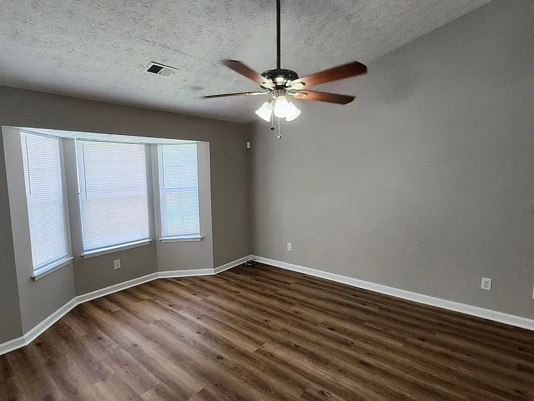 2305 Wilkins Cv — Photo 3